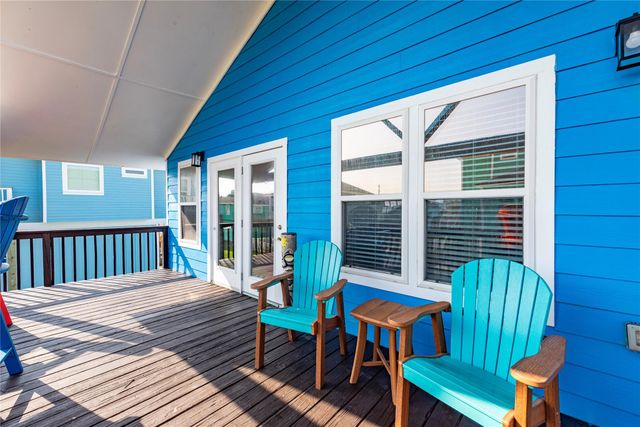 23005 Fresca Street, Galveston, TX 77554