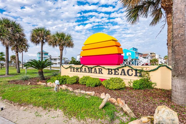 23005 Fresca Street, Galveston, TX 77554