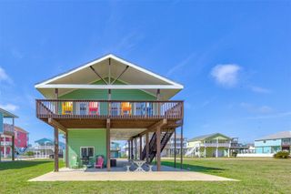 23005 Fresca Street, Galveston, TX 77554