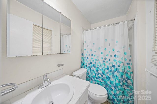 6916 David Avenue, Charlotte, NC 28214