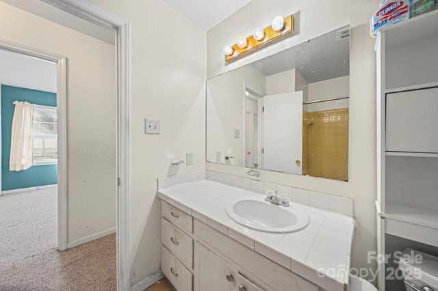 6916 David Avenue, Charlotte, NC 28214