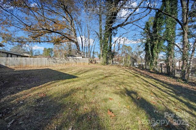 6916 David Avenue, Charlotte, NC 28214
