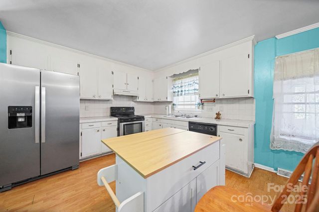 6916 David Avenue, Charlotte, NC 28214