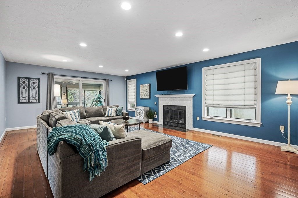 91 Jimney Dr 91, Westford, MA 01886