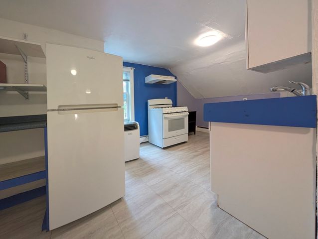 61 Howard 3, Cambridge, MA 02139