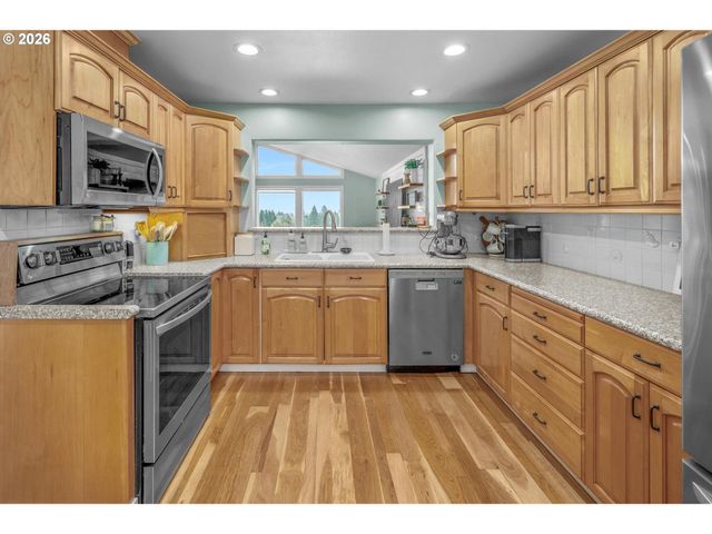 35254 PITTSBURG Rd, St Helens, OR 97051