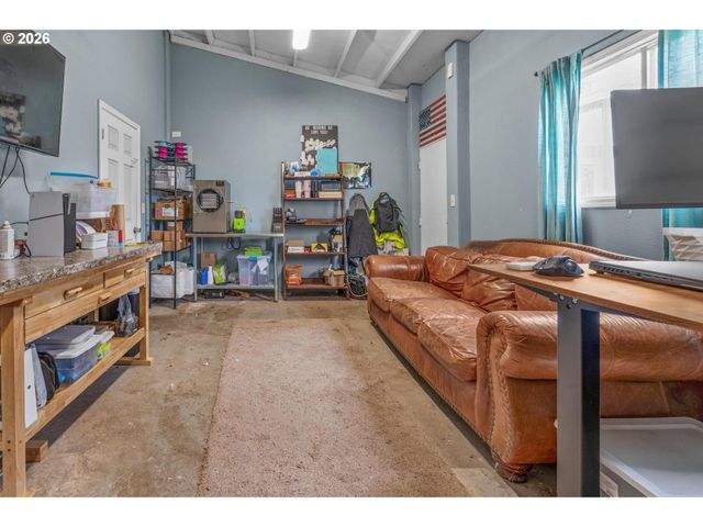 35254 PITTSBURG Rd, St Helens, OR 97051