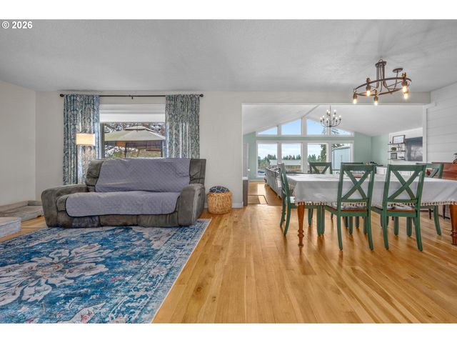 35254 PITTSBURG Rd, St Helens, OR 97051