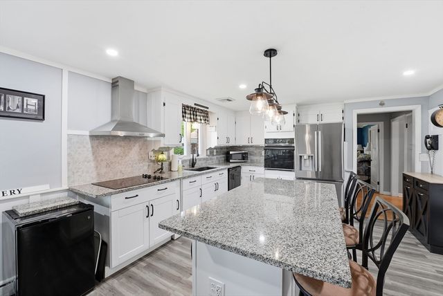 878 Springfield Street, Agawam, MA 01030