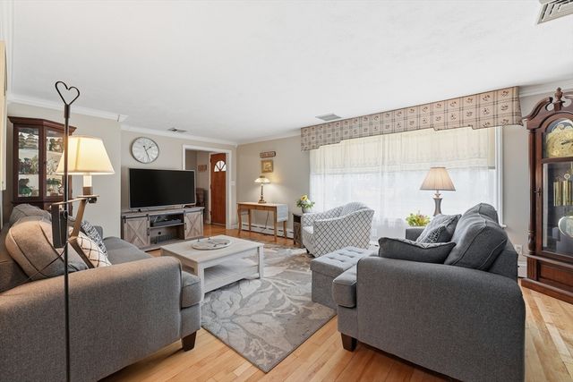 878 Springfield Street, Agawam, MA 01030