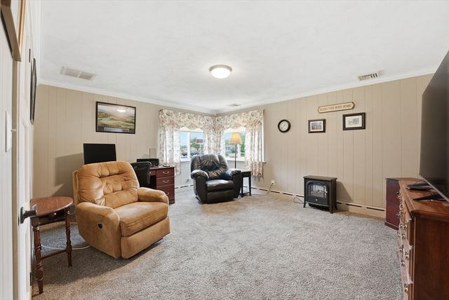 878 Springfield Street, Agawam, MA 01030