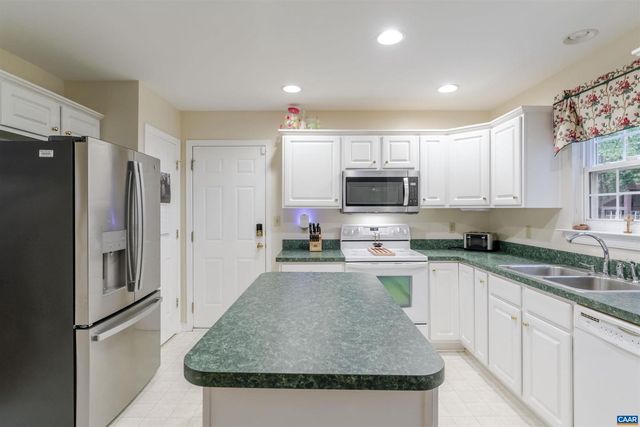 240 OAKMONT DR, Gordonsville, VA 22942