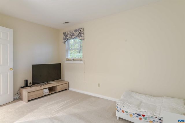 240 OAKMONT DR, Gordonsville, VA 22942