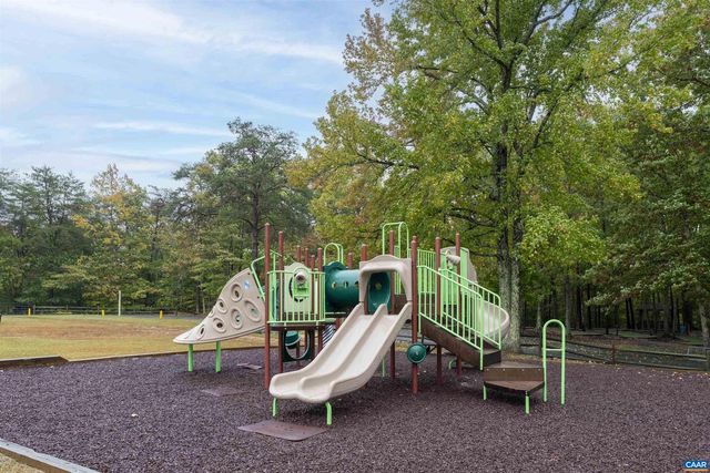 240 OAKMONT DR, Gordonsville, VA 22942