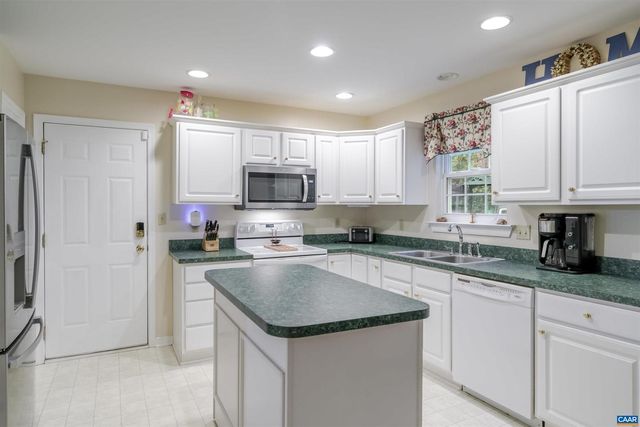 240 OAKMONT DR, Gordonsville, VA 22942