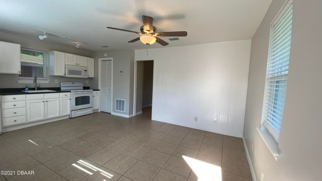 914 N Wild Olive Avenue Unit 910, Daytona Beach, FL 32118
