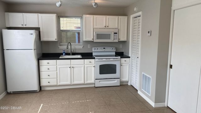 914 N Wild Olive Avenue Unit 910, Daytona Beach, FL 32118
