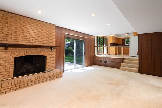 610 Pawnee Lane, Naperville, IL 60563