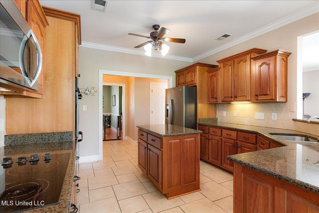 2180 Belmarie Drive, Southaven, MS 38672