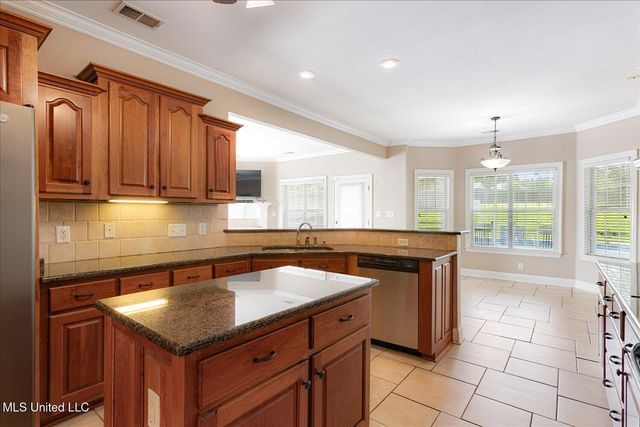 2180 Belmarie Drive, Southaven, MS 38672
