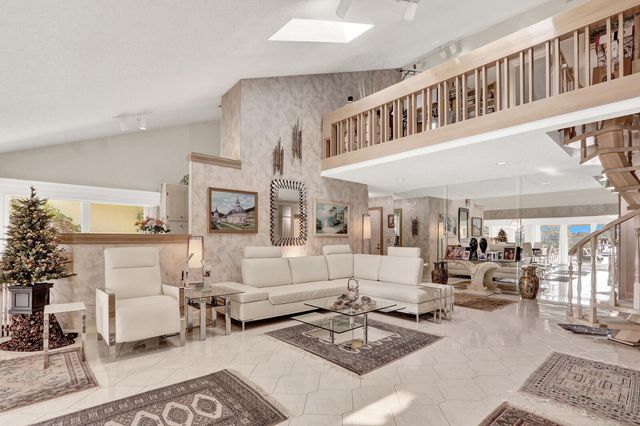 352 River Edge Road, Jupiter, FL 33477