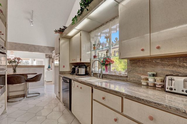 352 River Edge Road, Jupiter, FL 33477