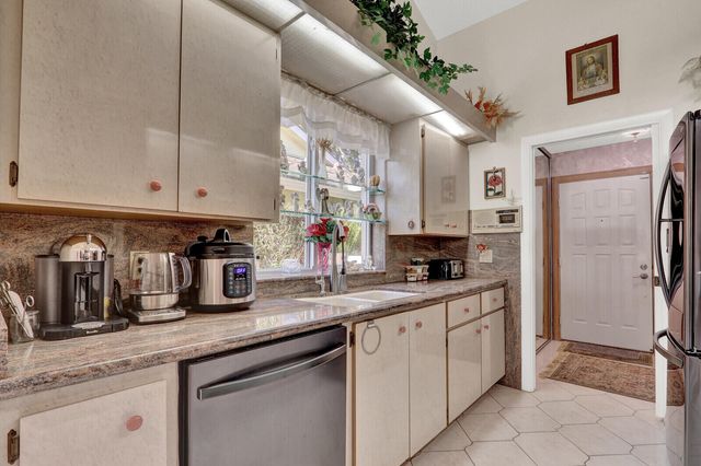 352 River Edge Road, Jupiter, FL 33477