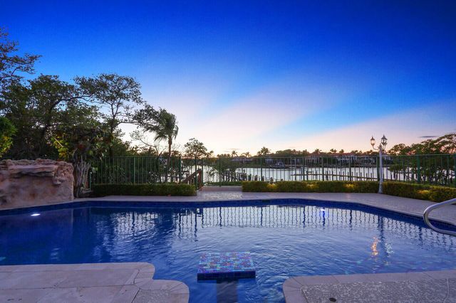 352 River Edge Road, Jupiter, FL 33477