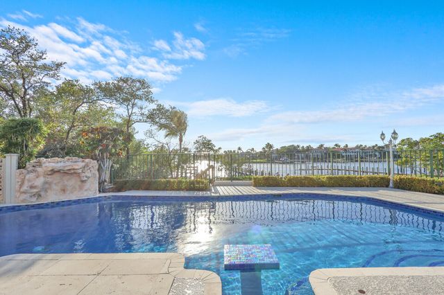 352 River Edge Road, Jupiter, FL 33477
