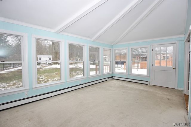 17 Wellington Lane, Orchard Park, NY 14127