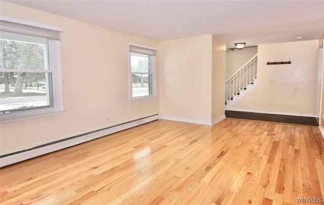 17 Wellington Lane, Orchard Park, NY 14127