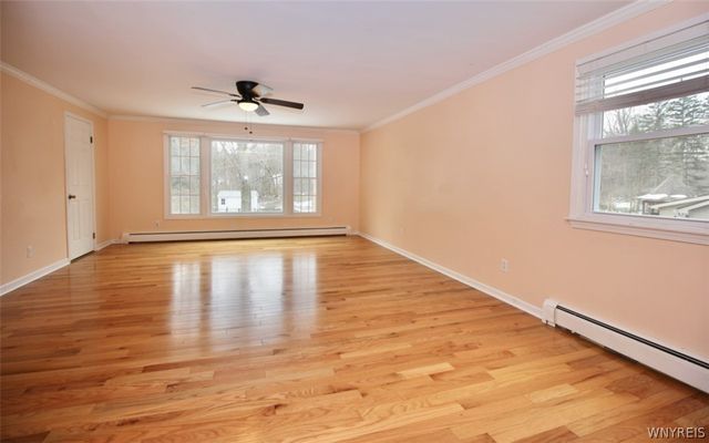 17 Wellington Lane, Orchard Park, NY 14127