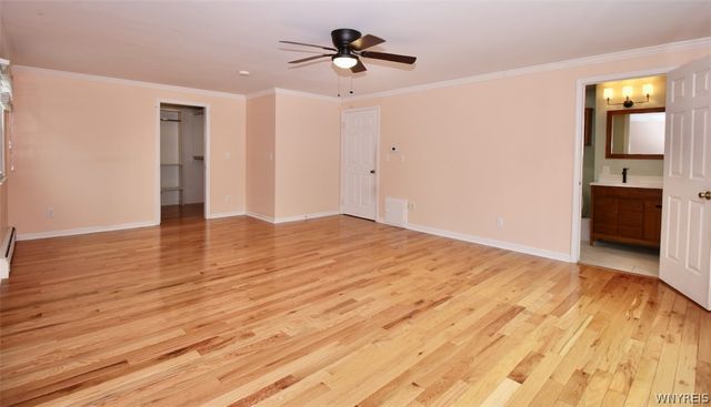 17 Wellington Lane, Orchard Park, NY 14127