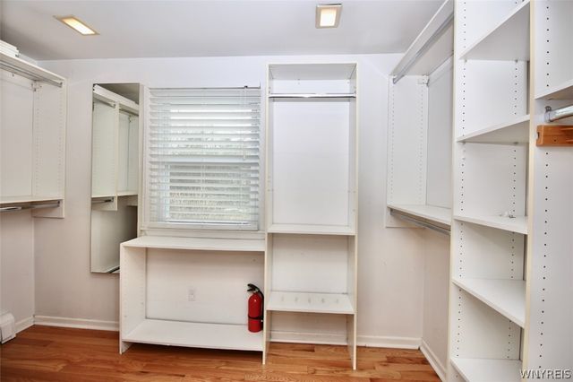 17 Wellington Lane, Orchard Park, NY 14127