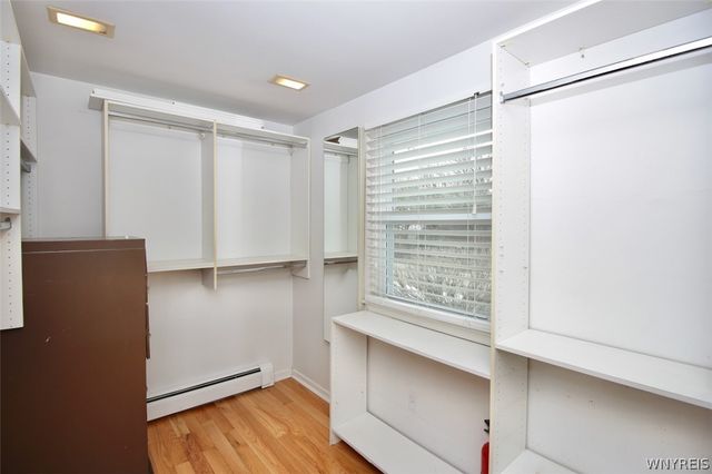 17 Wellington Lane, Orchard Park, NY 14127