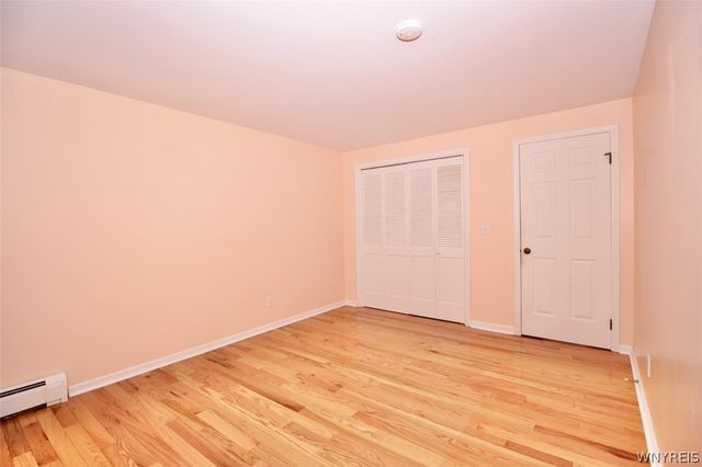 17 Wellington Lane, Orchard Park, NY 14127