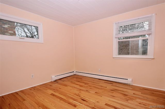 17 Wellington Lane, Orchard Park, NY 14127