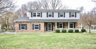 17 Wellington Lane, Orchard Park, NY 14127