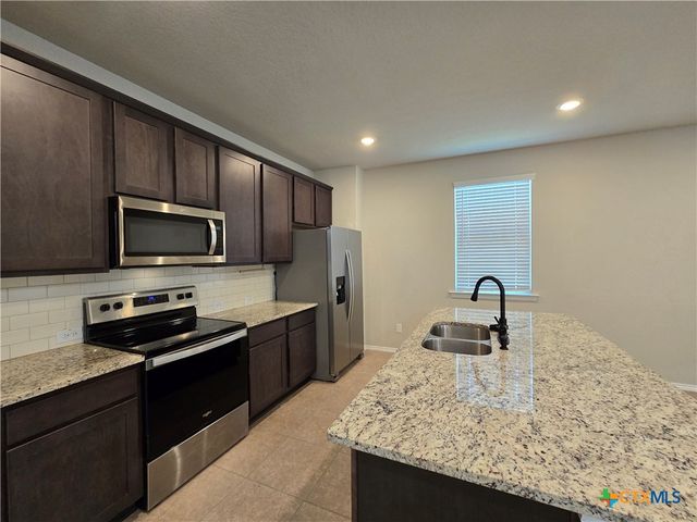 2565 Hiddenbrooke Trace, Seguin, TX 78155