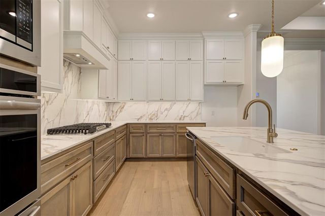 3349 Bourgogne Street, Edmond, OK 73034