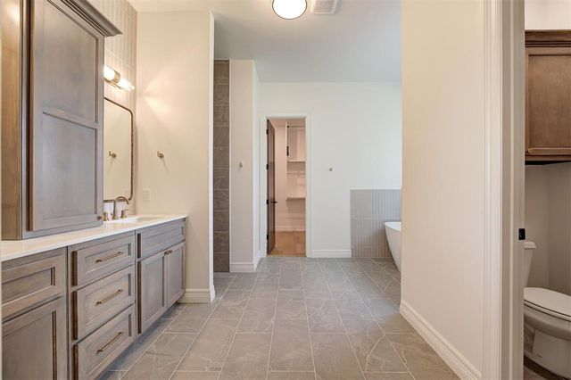 3349 Bourgogne Street, Edmond, OK 73034