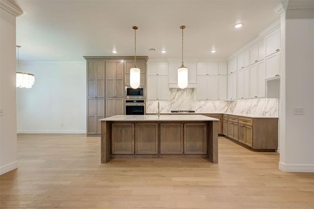 3349 Bourgogne Street, Edmond, OK 73034
