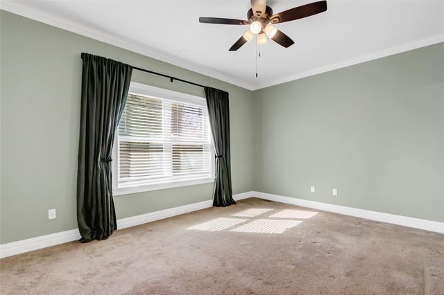 19 Della Drive 19, West Babylon, NY 11704