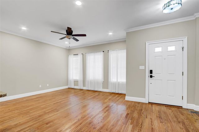 19 Della Drive 19, West Babylon, NY 11704