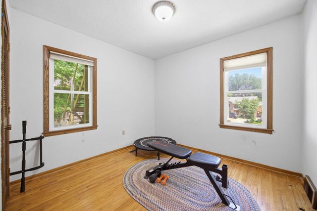 851 County Road C E, Maplewood, MN 55109