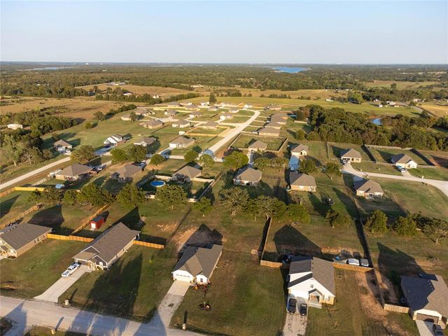 29195 Apache Drive, Mcloud, OK 74851
