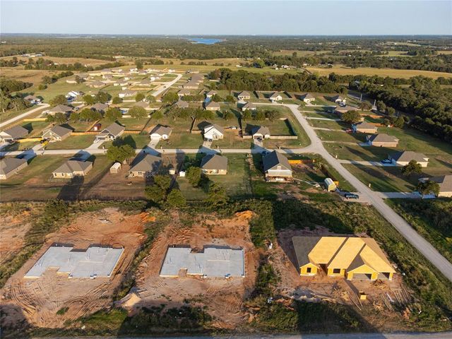29195 Apache Drive, Mcloud, OK 74851