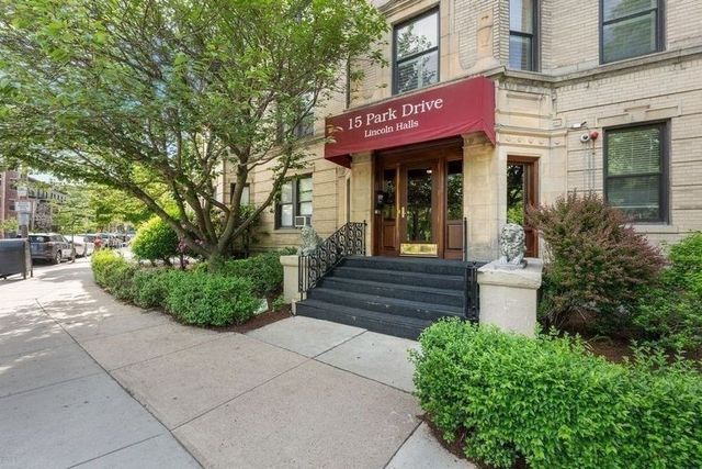 15 Park Dr 30, Boston, MA 02215