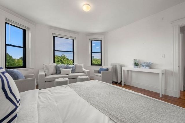 15 Park Dr 30, Boston, MA 02215