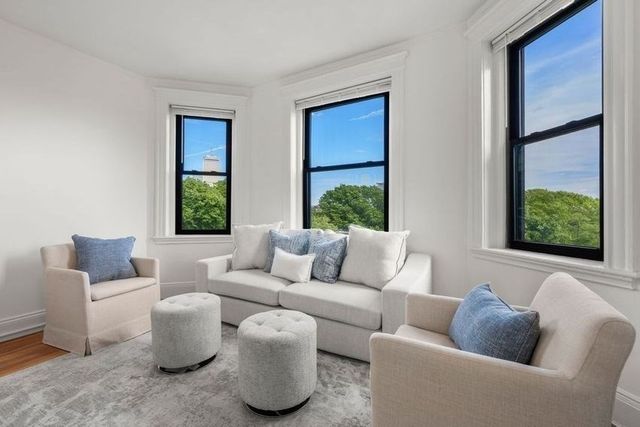 15 Park Dr 30, Boston, MA 02215